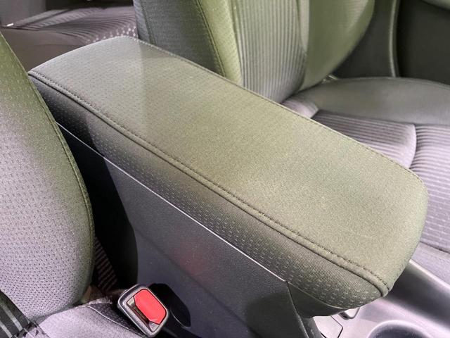 プリウス S SDナビ 禁煙車 スマートキー LEDヘッド ビルトインETC 純正15インチアルミ オートライト オートエアコン CD 地デジ(43枚目)