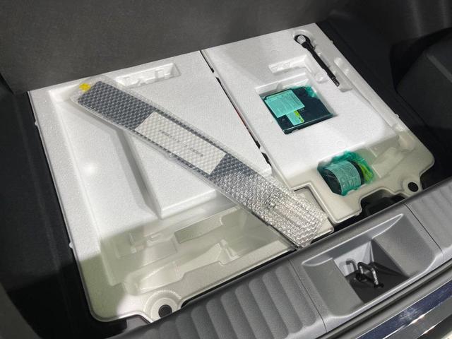 プリウス Z 4WD サンルーフ 全周囲カメラ 衝突被害軽減システム レーダークルーズ 禁煙車 電動リアゲート レザー調シート 前席シートエアコン パワーシート コーナーセンサー スマートキー LEDヘッド(35枚目)