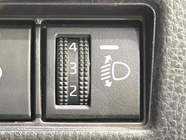 プリウス Z 4WD サンルーフ 全周囲カメラ 衝突被害軽減システム レーダークルーズ 禁煙車 電動リアゲート レザー調シート 前席シートエアコン パワーシート コーナーセンサー スマートキー LEDヘッド(50枚目)