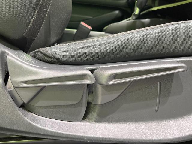 ヴェゼル e:HEV X 4WD 禁煙車 ホンダセンシング SDナビ バックカメラ 寒冷地仕様 アダプティブクルーズ コーナーセンサー LEDヘッド オートハイビーム ETC ドラレコ Bluetooth 純正16インチAW(45枚目)