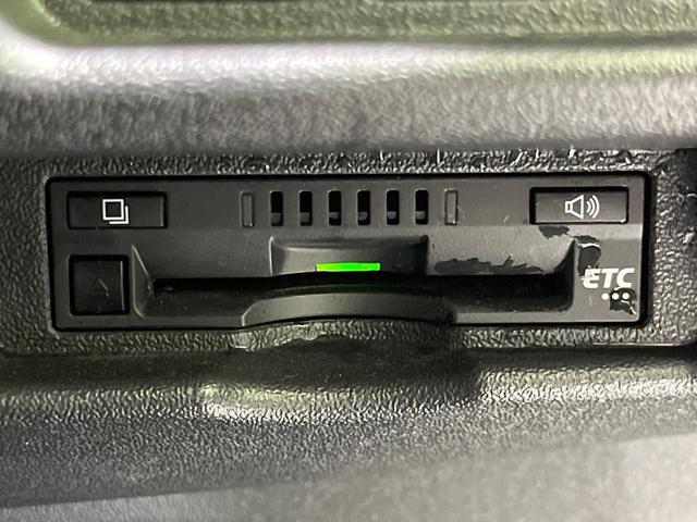 ハイエースバン スーパーＧＬ　ダークプライムＩＩ　４ＷＤ　ディーゼル（軽油）　セーフティセンス　純正ナビ　バックカメラ　レーンアシスト　ＬＥＤヘッド　オートハイビーム　ＥＴＣ　ドラレコ　Ｂｌｕｅｔｏｏｔｈ　フルセグ　純正１５インチＡＷ　スマートキー（7枚目）