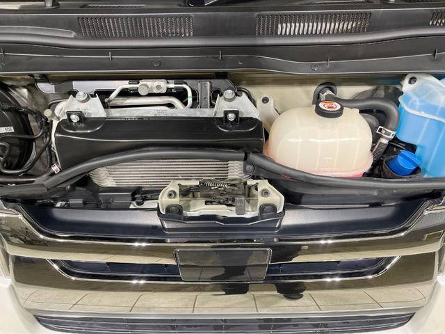 ハイエースバン スーパーＧＬ　ダークプライムＩＩ　４ＷＤ　ディーゼル（軽油）　セーフティセンス　純正ナビ　バックカメラ　レーンアシスト　ＬＥＤヘッド　オートハイビーム　ＥＴＣ　ドラレコ　Ｂｌｕｅｔｏｏｔｈ　フルセグ　純正１５インチＡＷ　スマートキー（19枚目）