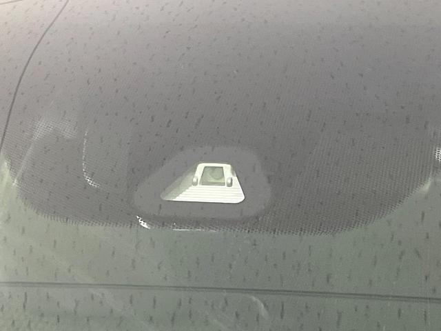 ステップワゴンスパーダ スパーダ・クールスピリット　ホンダセンシング　４ＷＤ　両側電動スライド　純正１０型ナビ　バックカメラ　衝突被害軽減システム　禁煙車　ハーフレザーシート　シートヒーター　ＬＥＤヘッド　ＥＴＣ　アダプティブクルーズ　純正１６インチアルミ　車線逸脱警報（3枚目）