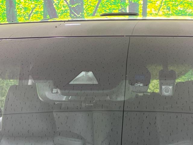 ヴェルファイアハイブリッド ＺＲ　Ｇエディション　４ＷＤ　ムーンルーフ　両側電動スライド　後席モニター　純正１０型ナビ　バックカメラ　１００Ｖ電源　衝突被害軽減システム　レーダークルーズ　禁煙車　電動リアゲート　黒革シート　シートベンチレーション（3枚目）