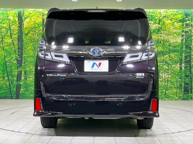ヴェルファイアハイブリッド ＺＲ　Ｇエディション　４ＷＤ　ムーンルーフ　両側電動スライド　後席モニター　純正１０型ナビ　バックカメラ　１００Ｖ電源　衝突被害軽減システム　レーダークルーズ　禁煙車　電動リアゲート　黒革シート　シートベンチレーション（17枚目）