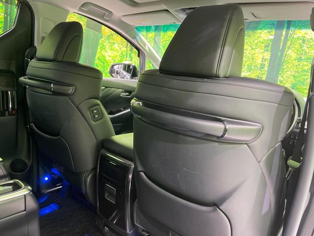 ヴェルファイアハイブリッド ＺＲ　Ｇエディション　４ＷＤ　ムーンルーフ　両側電動スライド　後席モニター　純正１０型ナビ　バックカメラ　１００Ｖ電源　衝突被害軽減システム　レーダークルーズ　禁煙車　電動リアゲート　黒革シート　シートベンチレーション（28枚目）