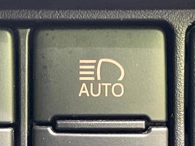 ノア Ｓｉ　ダブルバイビーＩＩＩ　両側電動スライドドア　ＢＩＧ‐Ｘ１１型ナビ　フリップダウンモニター　バックカメラ　衝突被害軽減システム　禁煙車　ハーフレザーシート　ドラレコ　スマートキー　ＬＥＤヘッド　ビルトインＥＴＣ　クルコン（57枚目）