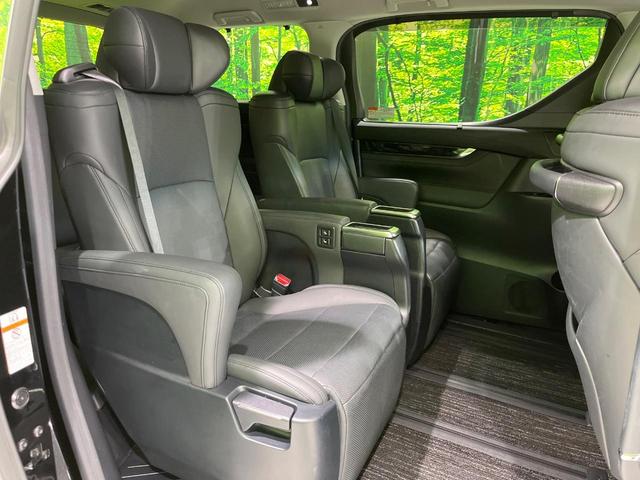 アルファード ２．５Ｓ　Ｃパッケージ　両側電動スライド　フリップダウンモニター　純正９型ディススプレイオーディオ　バックカメラ　衝突被害軽減システム　レーダークルーズ　禁煙車　レザー調シート　シートエアコン　ドラレコ　ＬＥＤヘッド　ＥＴＣ（11枚目）