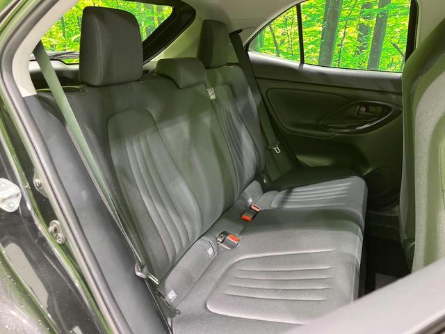 ヤリスクロス ハイブリッドＸ　４ＷＤ　純正ディススプレイオーディオ　バックカメラ　１００Ｖ電源　衝突被害軽減システム　レーダークルーズ　禁煙車　ＬＥＤヘッド　ビルトインＥＴＣ　オートハイビーム　車線逸脱警報　オートライト（11枚目）