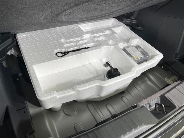 ヤリスクロス ハイブリッドＸ　４ＷＤ　純正ディススプレイオーディオ　バックカメラ　１００Ｖ電源　衝突被害軽減システム　レーダークルーズ　禁煙車　ＬＥＤヘッド　ビルトインＥＴＣ　オートハイビーム　車線逸脱警報　オートライト（34枚目）