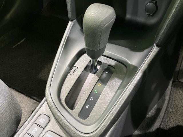 ヤリスクロス ハイブリッドＸ　４ＷＤ　純正ディススプレイオーディオ　バックカメラ　１００Ｖ電源　衝突被害軽減システム　レーダークルーズ　禁煙車　ＬＥＤヘッド　ビルトインＥＴＣ　オートハイビーム　車線逸脱警報　オートライト（58枚目）