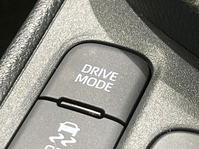 ヤリスクロス ハイブリッドＸ　４ＷＤ　純正ディススプレイオーディオ　バックカメラ　１００Ｖ電源　衝突被害軽減システム　レーダークルーズ　禁煙車　ＬＥＤヘッド　ビルトインＥＴＣ　オートハイビーム　車線逸脱警報　オートライト（60枚目）