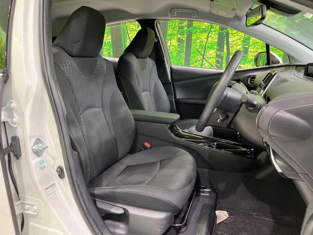 プリウス Ｓセーフティプラス　純正ＳＤナビ　バックカメラ　衝突被害軽減システム　レーダークルーズ　禁煙車　コーナーセンサー　寒冷地仕様　ＬＥＤヘッド　ビルトインＥＴＣ　純正１５インチアルミ　車線逸脱警報　オートライト（10枚目）