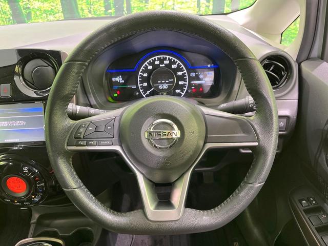 ノート ｅ－パワー　メダリスト　禁煙車　エマージェンシーブレーキ　純正ナビ　全周囲カメラ　コーナーセンサー　レーンアシスト　ＬＥＤヘッドライト　ＥＴＣ　Ｂｌｕｅｔｏｏｔｈ再生　フルセグ　スマートキー　オートエアコン（11枚目）