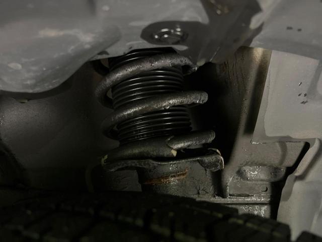 ノート ｅ－パワー　メダリスト　禁煙車　エマージェンシーブレーキ　純正ナビ　全周囲カメラ　コーナーセンサー　レーンアシスト　ＬＥＤヘッドライト　ＥＴＣ　Ｂｌｕｅｔｏｏｔｈ再生　フルセグ　スマートキー　オートエアコン（20枚目）