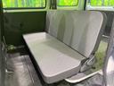 後部座席も気になるようなキズ・汚れやへたり等、大きなダメージはなく、良好な状態です。