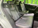 後部座席も気になるようなキズ・汚れやへたり等、大きなダメージはなく、良好な状態です。