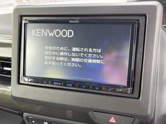 【両側パワースライドドア】スマートキーや運転席のスイッチで後席両側スライドドアの開閉が可能♪電動だから力を入れてドアを開ける必要が無く、小さなお子様でも簡単に開け閉めでき快適です♪ 3