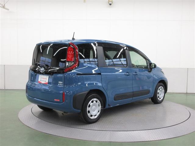 シエンタ ハイブリッドＧ　４ＷＤ　ミュージックプレイヤー接続可　バックカメラ　衝突被害軽減システム　ＥＴＣ　ドラレコ　両側電動スライド　ＬＥＤヘッドランプ　ウオークスルー　乗車定員７人　ワンオーナー（6枚目）