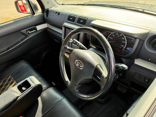 ムーヴコンテ カスタム RS 4WD ターボ 車高調ローダウン 社外ナビ 社外アルミ ETC バックカメラ 社外シートカバー タイミングチェーン(10枚目)