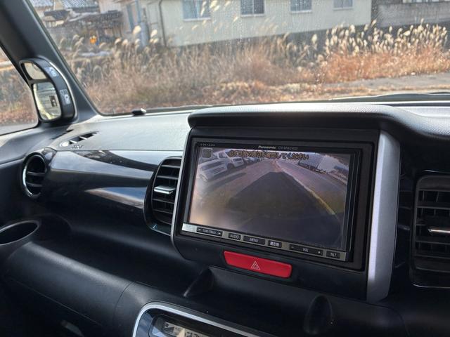 Ｎ－ＢＯＸカスタム Ｇ・Ｌパッケージ　社外ナビＴＶ　純正アルミ　バックカメラ　ＥＴＣ　両側スライドドア左側パワースライドドア　タイミングチェーン　ＨＩＤ　プッシュスタート　スマートキー　検Ｒ８年９月（17枚目）