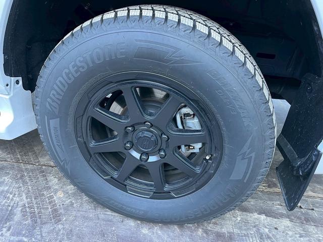 ランドクルーザー ＺＸ　４ＷＤ　本革　サンルーフ　純正ナビ　フルセグＴＶ　全方位モニター　走行７９００Ｋｍ台　車検令和９年９月　シートヒーター　プッシュスタート　スマートキー（14枚目）