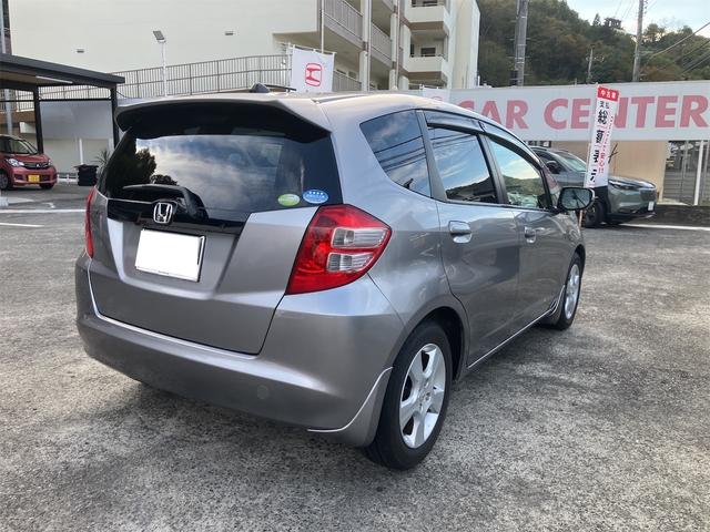 フィット スポーティエディション パワーウィンドウ キーレスエントリー ABS 盗難防止システム エアコン パワーステアリング 運転席エアバッグ(8枚目)