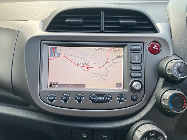 フィット スポーティエディション パワーウィンドウ キーレスエントリー ABS 盗難防止システム エアコン パワーステアリング 運転席エアバッグ(10枚目)