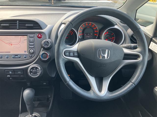 フィット スポーティエディション パワーウィンドウ キーレスエントリー ABS 盗難防止システム エアコン パワーステアリング 運転席エアバッグ(16枚目)