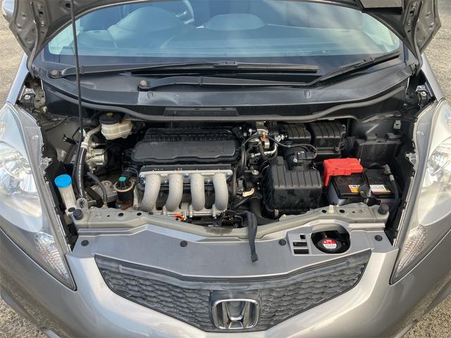 フィット スポーティエディション パワーウィンドウ キーレスエントリー ABS 盗難防止システム エアコン パワーステアリング 運転席エアバッグ(17枚目)