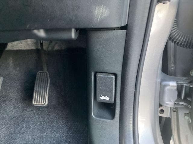 フィット スポーティエディション パワーウィンドウ キーレスエントリー ABS 盗難防止システム エアコン パワーステアリング 運転席エアバッグ(44枚目)