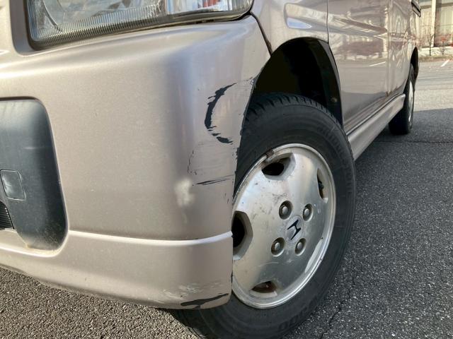 バモス Ｌ　関東ＡＡ正規仕入車両　４ＷＤ　５ＭＴ　マニュアル　修復歴無し　４ＷＤ　５ＭＴ　実走行６５２００ｋｍ　外装ボコボコ（5枚目）