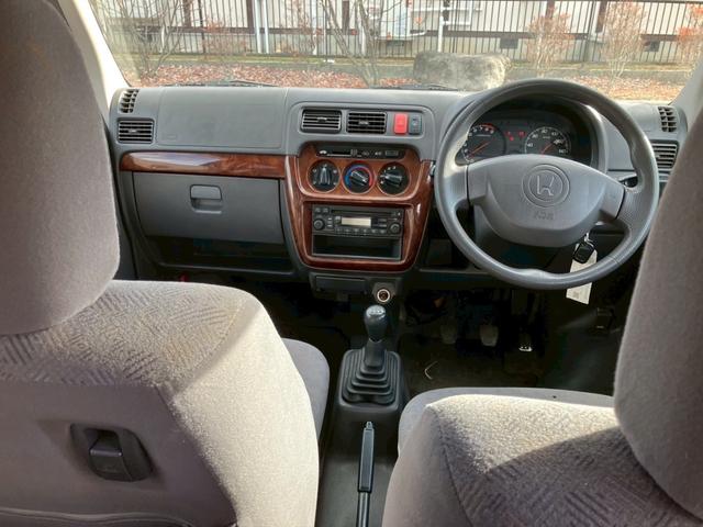 バモス Ｌ　関東ＡＡ正規仕入車両　４ＷＤ　５ＭＴ　マニュアル　修復歴無し　４ＷＤ　５ＭＴ　実走行６５２００ｋｍ　外装ボコボコ（12枚目）