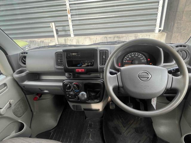 ＮＶ１００クリッパーバン 　４ＷＤ　ＭＴ　両側スライドドア　エアコン　パワーステアリング　運転席エアバッグ　助手席エアバッグ（2枚目）