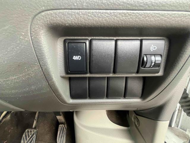 ＮＶ１００クリッパーバン 　４ＷＤ　ＭＴ　両側スライドドア　エアコン　パワーステアリング　運転席エアバッグ　助手席エアバッグ（5枚目）