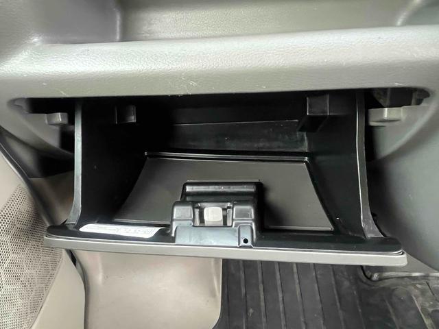 ＮＶ１００クリッパーバン 　４ＷＤ　ＭＴ　両側スライドドア　エアコン　パワーステアリング　運転席エアバッグ　助手席エアバッグ（8枚目）