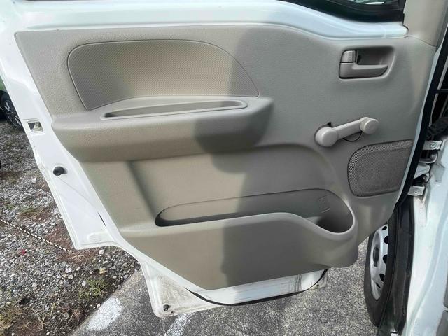 ＮＶ１００クリッパーバン 　４ＷＤ　ＭＴ　両側スライドドア　エアコン　パワーステアリング　運転席エアバッグ　助手席エアバッグ（43枚目）