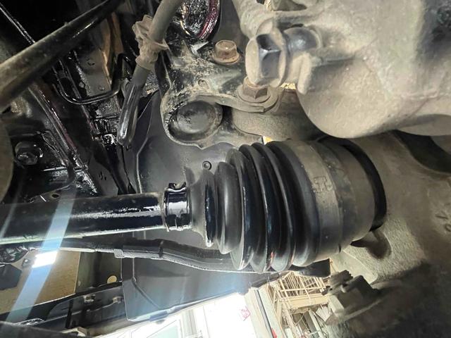 ＮＶ１００クリッパーバン 　４ＷＤ　ＭＴ　両側スライドドア　エアコン　パワーステアリング　運転席エアバッグ　助手席エアバッグ（63枚目）