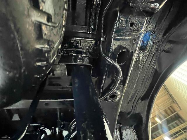 ＮＶ１００クリッパーバン 　４ＷＤ　ＭＴ　両側スライドドア　エアコン　パワーステアリング　運転席エアバッグ　助手席エアバッグ（76枚目）