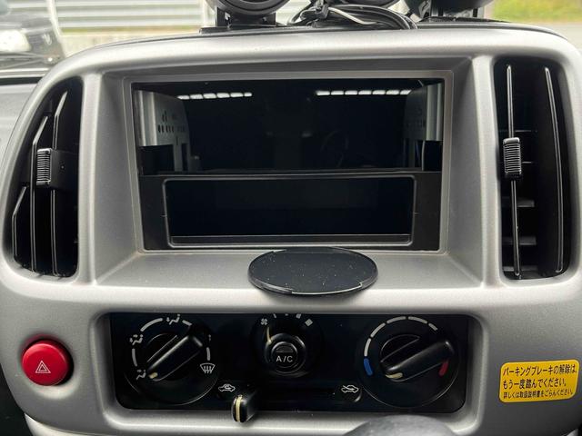 エブリイワゴン ジョイポップターボＰＺ　４ＷＤ　ＥＴＣ　両側スライドドア　キーレスエントリー　電動格納ミラー　ＡＴ　ＡＢＳ　アルミホイール　衝突安全ボディ　エアコン　パワーステアリング（4枚目）