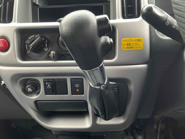 エブリイワゴン ジョイポップターボＰＺ　４ＷＤ　ＥＴＣ　両側スライドドア　キーレスエントリー　電動格納ミラー　ＡＴ　ＡＢＳ　アルミホイール　衝突安全ボディ　エアコン　パワーステアリング（6枚目）
