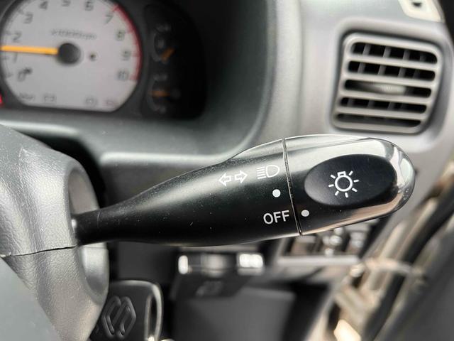 エブリイワゴン ジョイポップターボＰＺ　４ＷＤ　ＥＴＣ　両側スライドドア　キーレスエントリー　電動格納ミラー　ＡＴ　ＡＢＳ　アルミホイール　衝突安全ボディ　エアコン　パワーステアリング（8枚目）