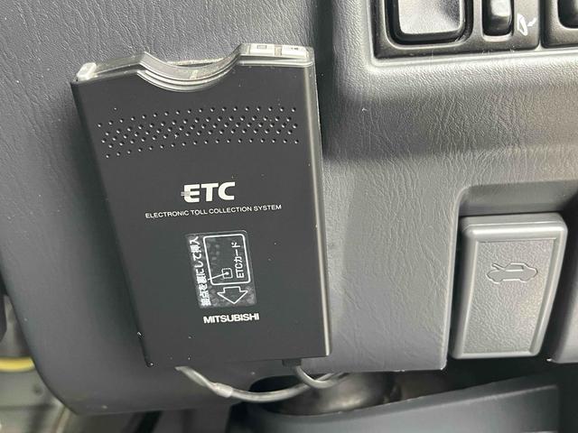 エブリイワゴン ジョイポップターボＰＺ　４ＷＤ　ＥＴＣ　両側スライドドア　キーレスエントリー　電動格納ミラー　ＡＴ　ＡＢＳ　アルミホイール　衝突安全ボディ　エアコン　パワーステアリング（9枚目）