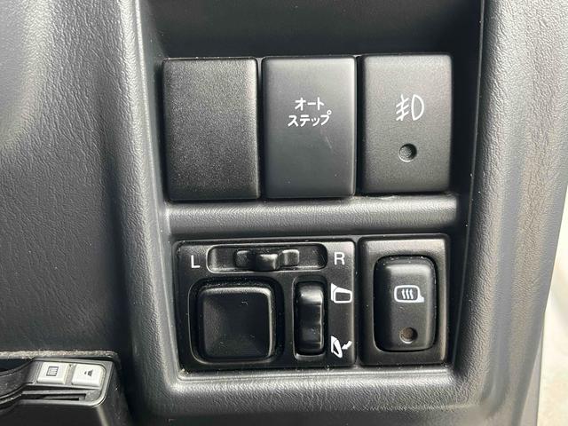 エブリイワゴン ジョイポップターボＰＺ　４ＷＤ　ＥＴＣ　両側スライドドア　キーレスエントリー　電動格納ミラー　ＡＴ　ＡＢＳ　アルミホイール　衝突安全ボディ　エアコン　パワーステアリング（10枚目）