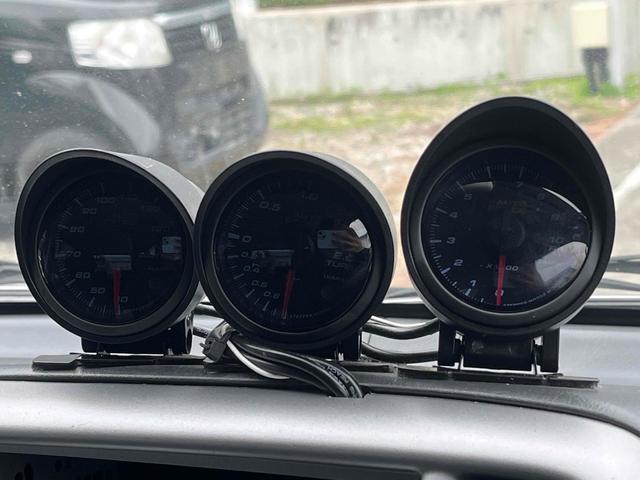 エブリイワゴン ジョイポップターボＰＺ　４ＷＤ　ＥＴＣ　両側スライドドア　キーレスエントリー　電動格納ミラー　ＡＴ　ＡＢＳ　アルミホイール　衝突安全ボディ　エアコン　パワーステアリング（34枚目）