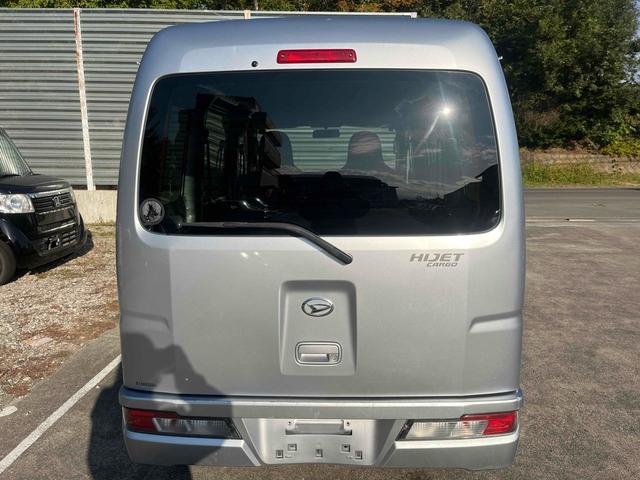 ハイゼットカーゴ 　４ＷＤ　軽バン　ＡＴ　両側スライドドア　アイドリングストップ　エアコン　パワーステアリング　パワーウィンドウ　運転席エアバッグ　助手席エアバッグ（16枚目）