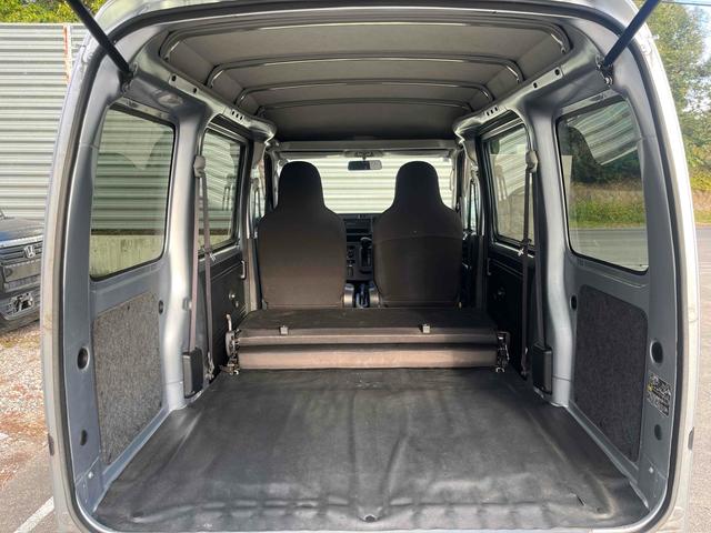 ハイゼットカーゴ 　４ＷＤ　軽バン　ＡＴ　両側スライドドア　アイドリングストップ　エアコン　パワーステアリング　パワーウィンドウ　運転席エアバッグ　助手席エアバッグ（19枚目）