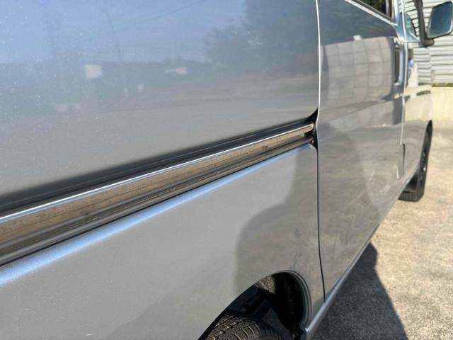 ハイゼットカーゴ 　４ＷＤ　軽バン　ＡＴ　両側スライドドア　アイドリングストップ　エアコン　パワーステアリング　パワーウィンドウ　運転席エアバッグ　助手席エアバッグ（24枚目）