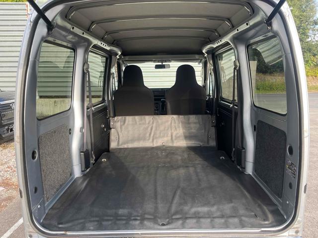 ハイゼットカーゴ 　４ＷＤ　軽バン　ＡＴ　両側スライドドア　アイドリングストップ　エアコン　パワーステアリング　パワーウィンドウ　運転席エアバッグ　助手席エアバッグ（30枚目）