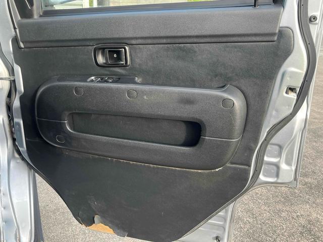 ハイゼットカーゴ 　４ＷＤ　軽バン　ＡＴ　両側スライドドア　アイドリングストップ　エアコン　パワーステアリング　パワーウィンドウ　運転席エアバッグ　助手席エアバッグ（35枚目）
